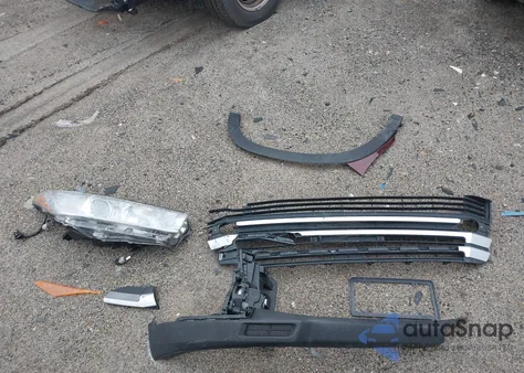 2019 Toyota Highlander Xle z USA, uszkodzony, nr VIN 5TDJZRFH4KS734765